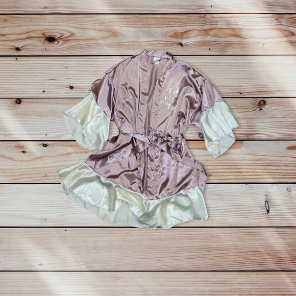 Super cute pink “bed , I love you ” satin robe coat with waterfall sleeves - Picture 2 of 2